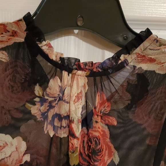 Floral sheer top with black satin camisole under - Picture 3 of 5